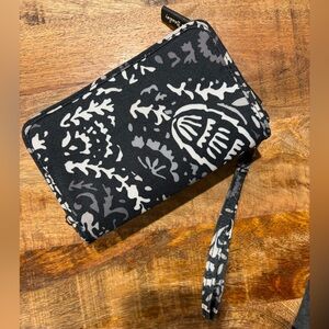 Vera Bradly Paisley Noir Wallet Wristlet